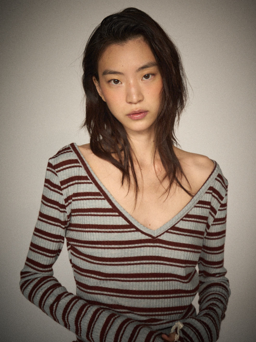 Slim V-neck Knit Stripe Tee
