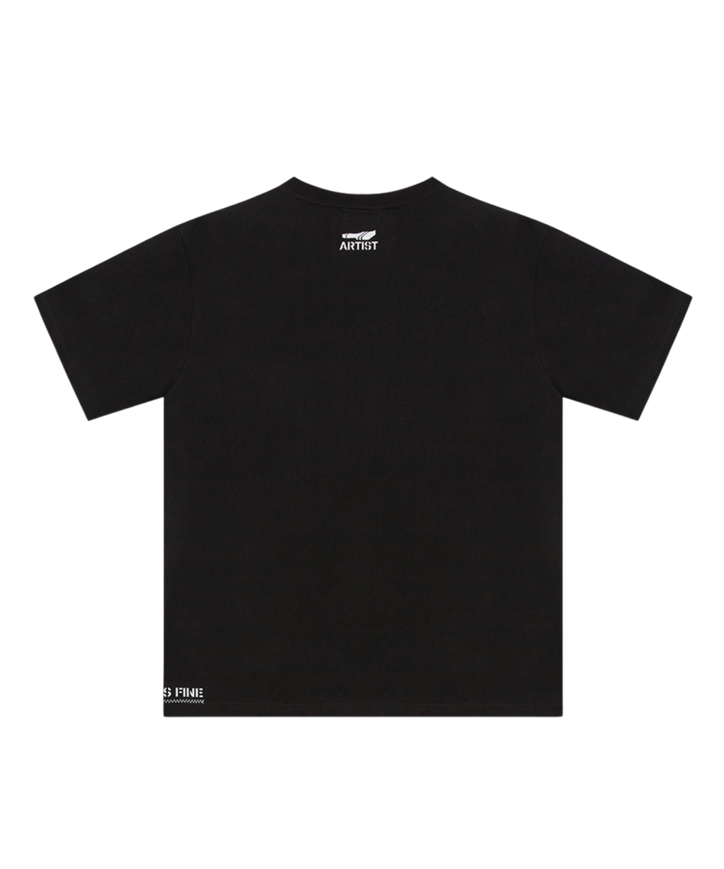 ボクシーシグネチャーTシャツ（Collab. DOEZNY）