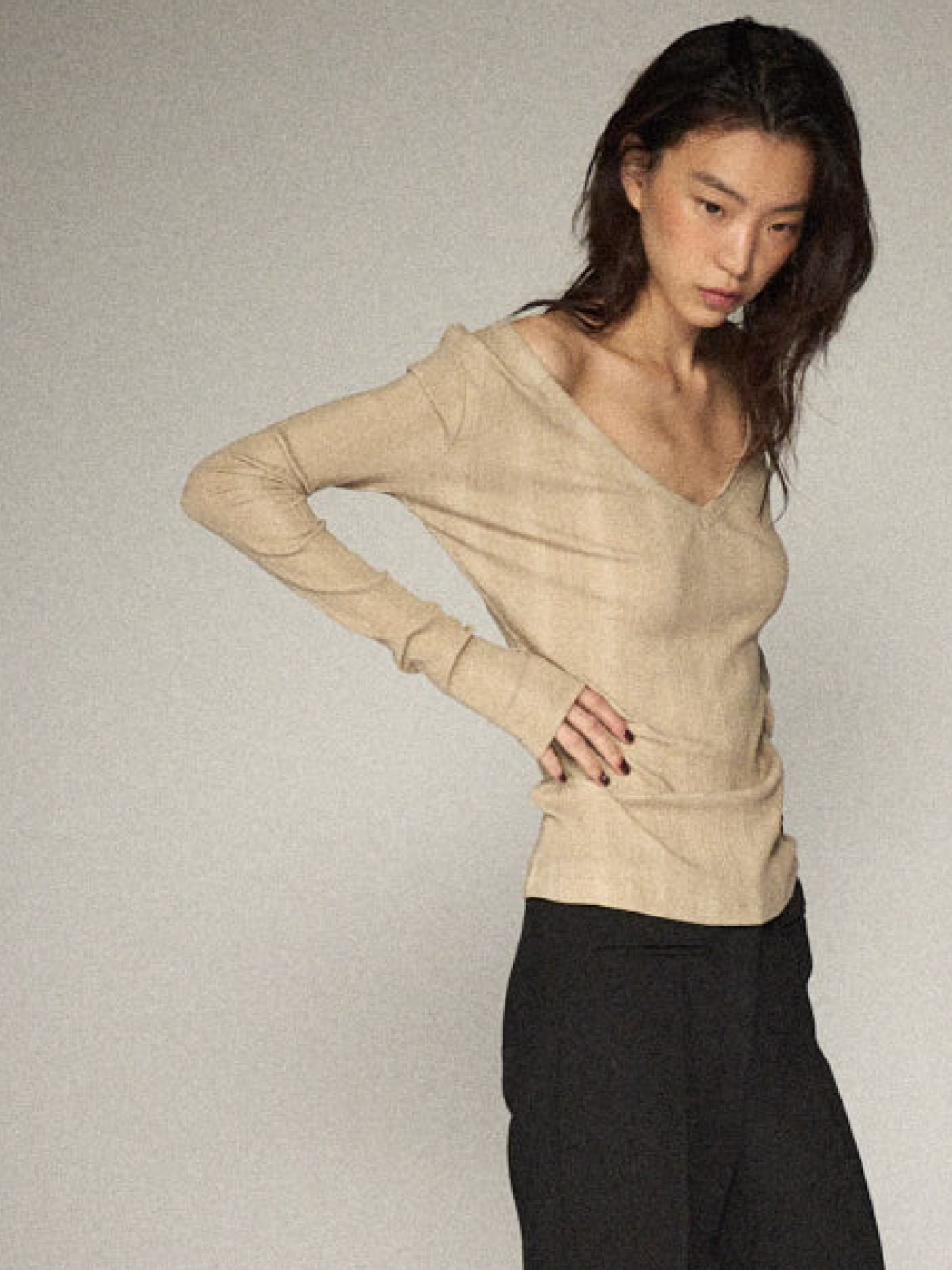 Slim V-neck Ribbed Tee