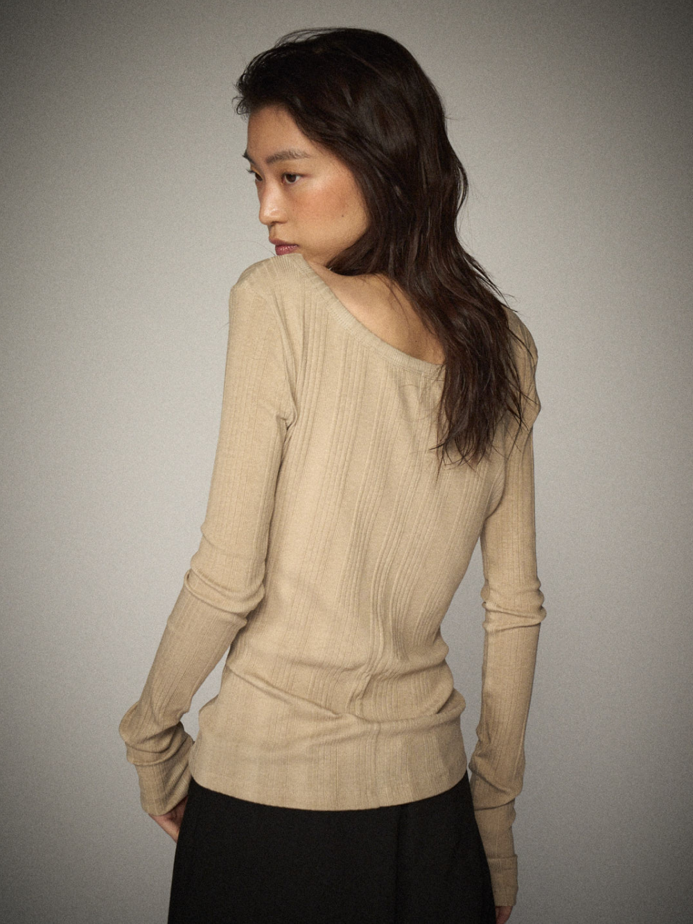 Slim V-neck Ribbed Tee