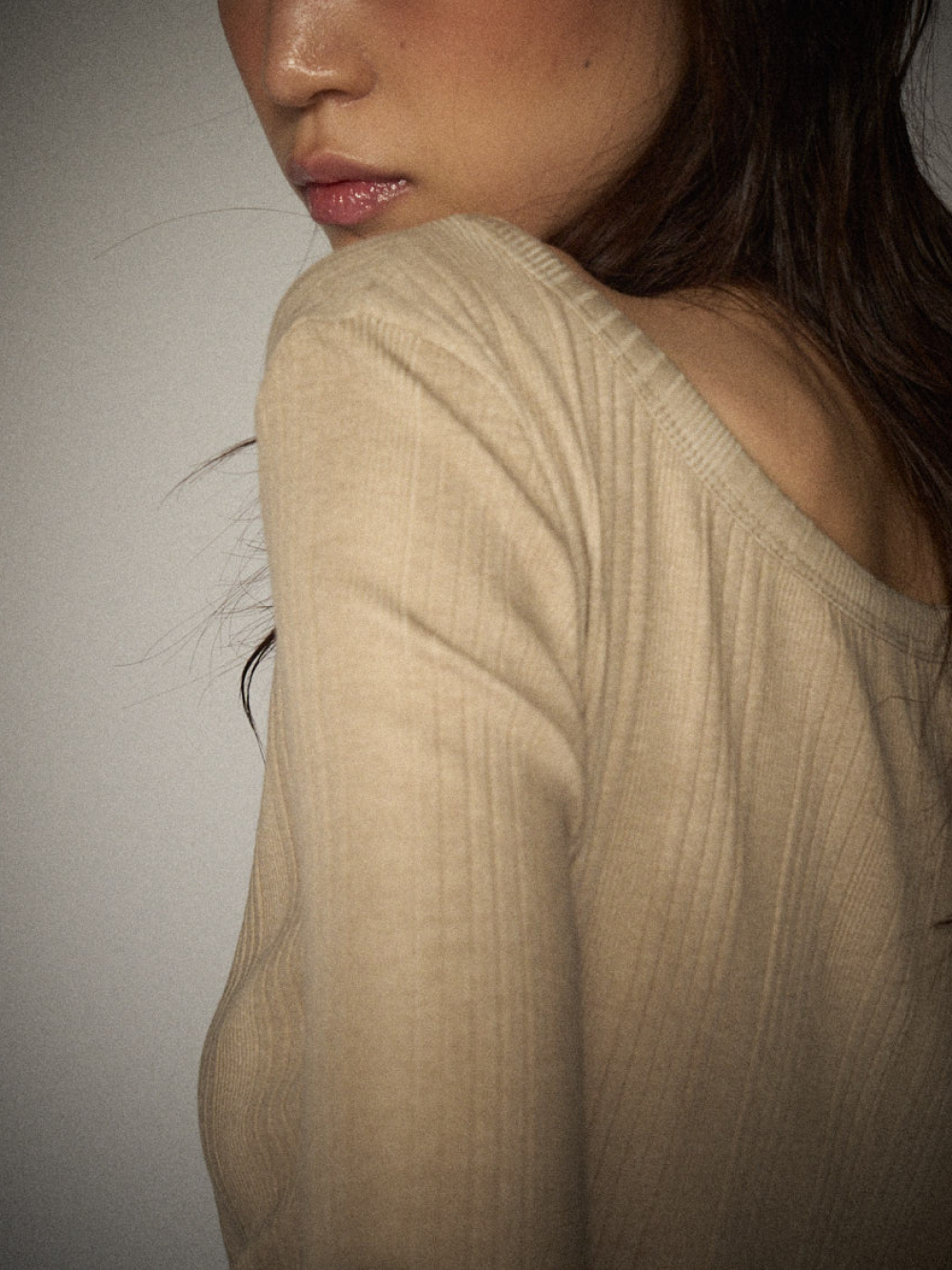 Slim V-neck Ribbed Tee