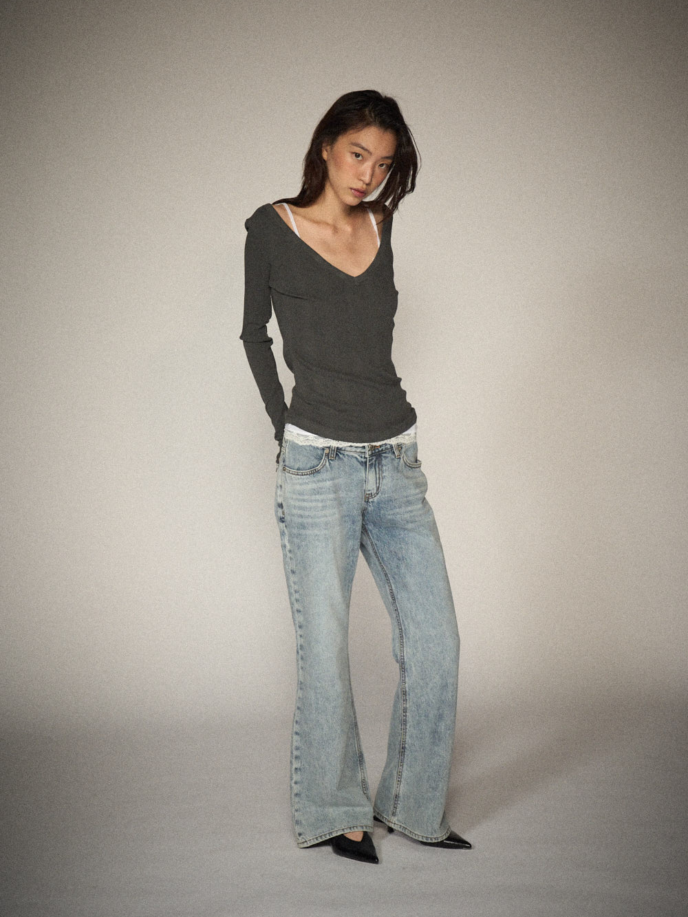 Slim V-neck Ribbed Tee
