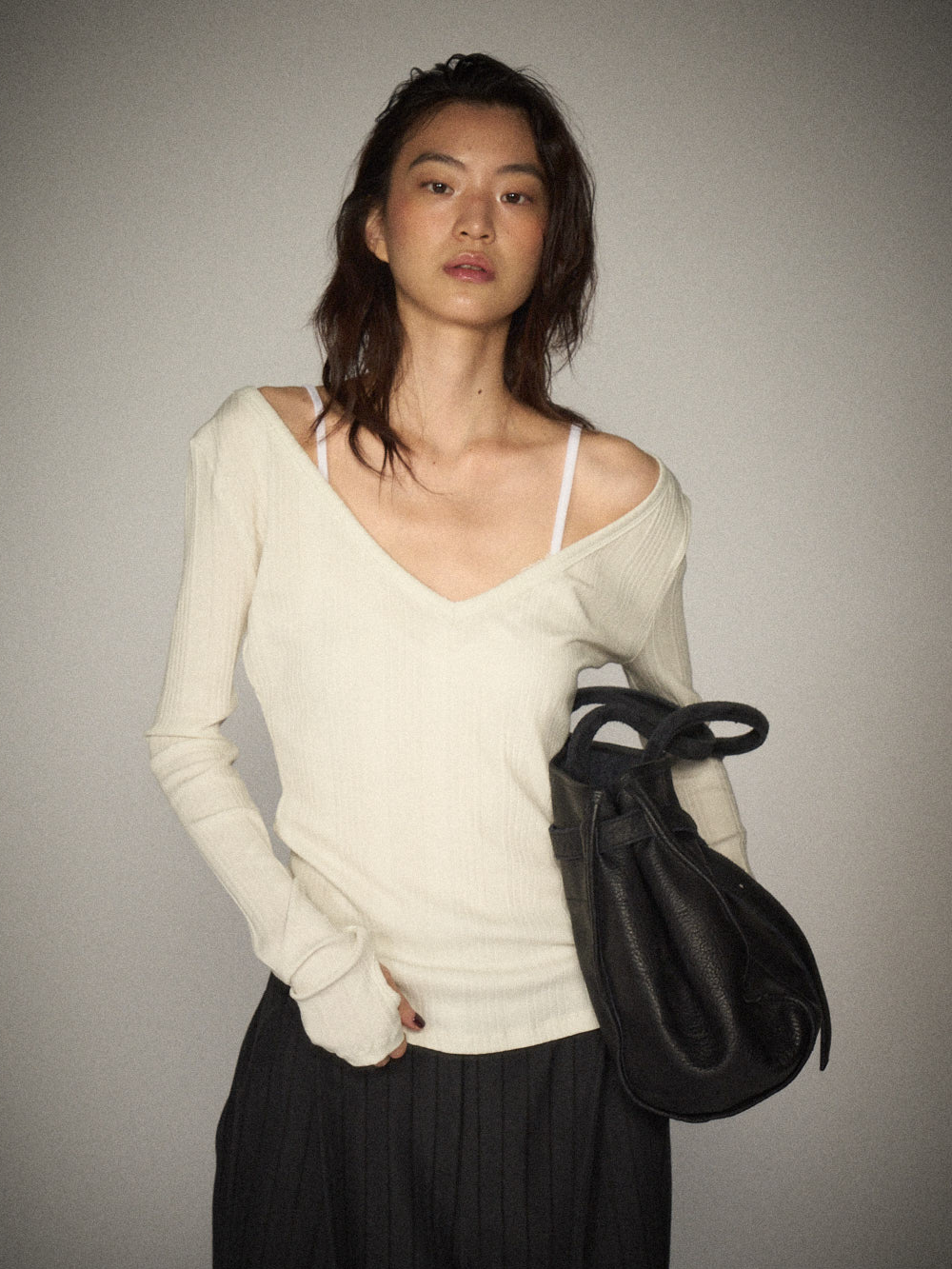 Slim V-neck Ribbed Tee