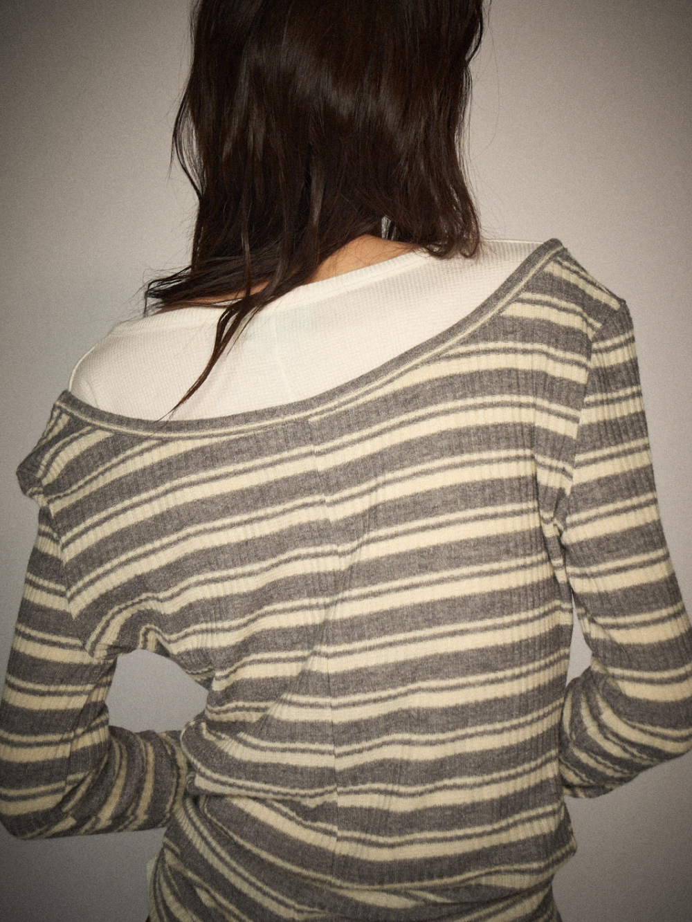Slim V-neck Knit Stripe Tee