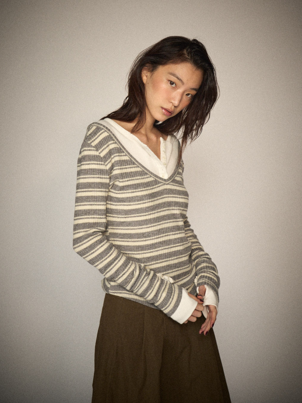 Slim V-neck Knit Stripe Tee