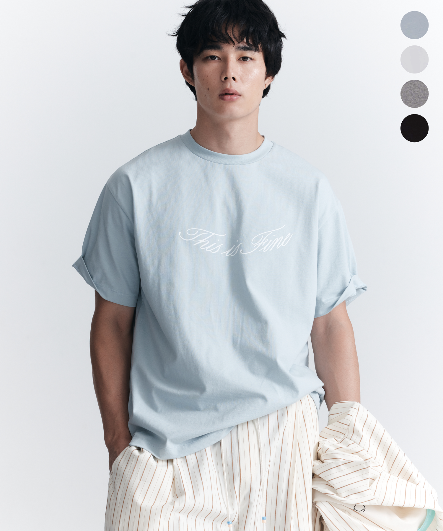 リラックスフィット シグネチャーTシャツ