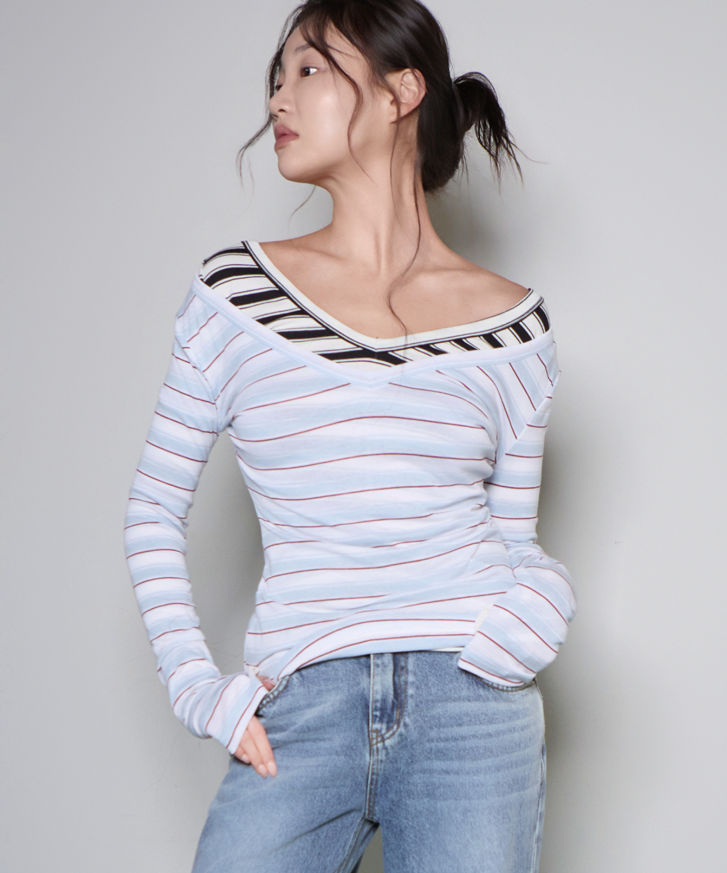 スリムVネックストライプTシャツ スカイ